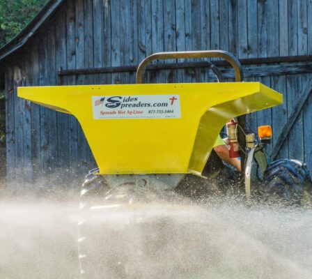 Spreader that can spread wet lime